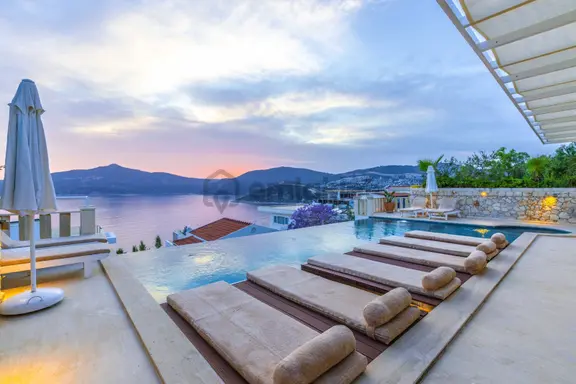 Kalkan Kışla'da 5+1 Kesintisiz Deniz Manzaralı Villa 2