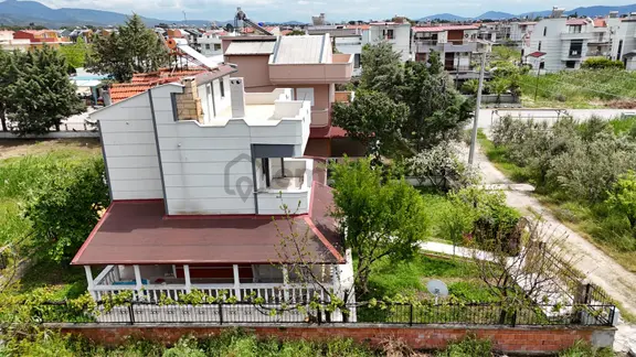 İzmir Dikili Salihleraltı'nda Denize Yakın 4+1 Satılık Villa 2