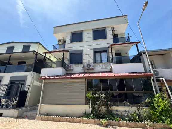 Seferihisar Ürkmez De Satılık 1+1 Zemin Kat Daire Denize 60 Metre 2