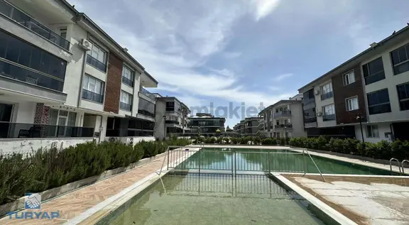 Turyap Tan Havuzlu Sitede Geniş 3+1 Satılık Daire 1