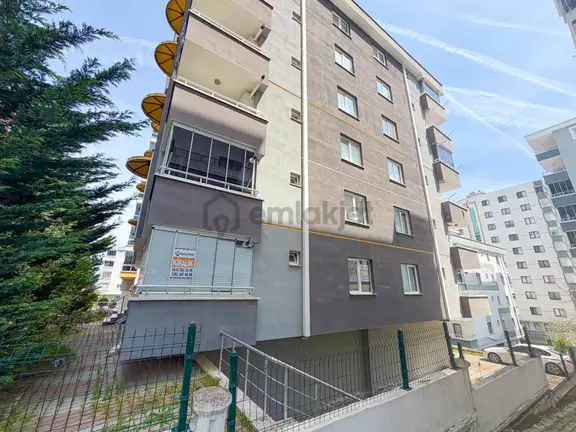 Geniş Balkonlu 2+0 Kombili Kiralık Daire 2
