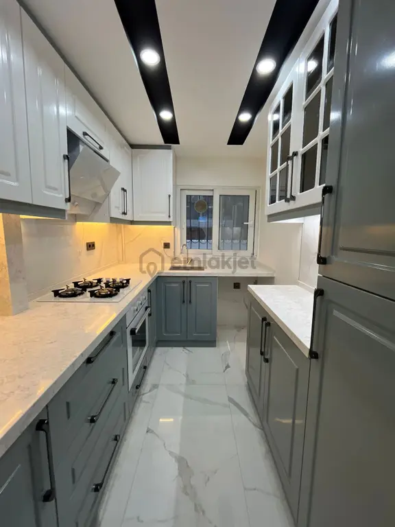 Asil'den Mithatpaşa Caddesinde 2+1 Giriş Kat Sıfır Yapılı Daire 2