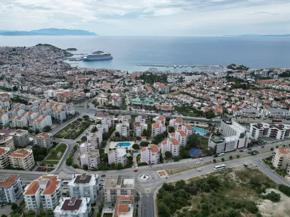 Kuşadası Ege Mahallesi Batı Ege Yalıkent Sitesi Satılık Bahçe Dubleks Daire 2