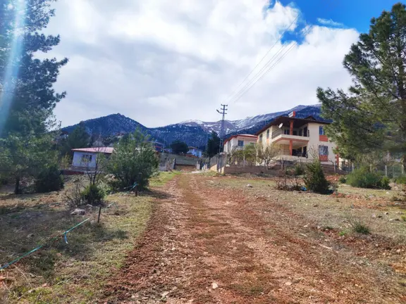 Kar Emlaktan Yenikonacık Hatıllı Mevkiinde 330m2 Arsa 2