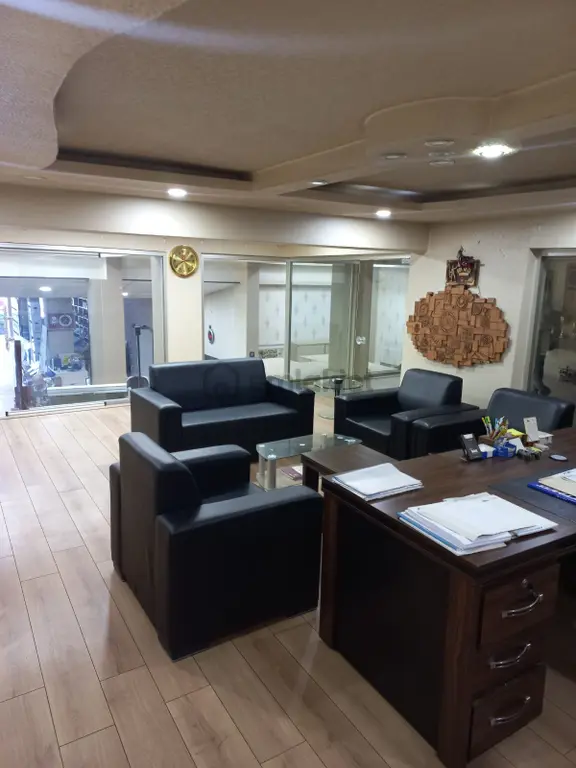 Karaman Merkez'de Yaparlar Market Yanı Geniş Kullanım Alanlı Satılık İş Yeri 1