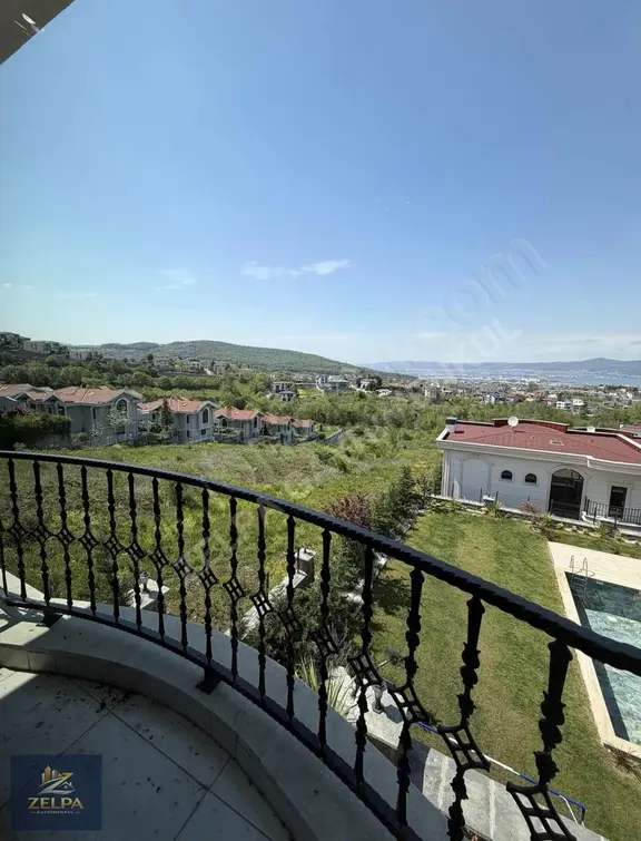 Site İçinde Full Deniz Manzaralı Lüks Eşyalı Yeni Nesil Villa 2