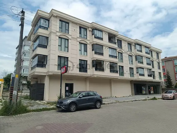 Çorlu Alipaşa Mahallesinde Ayrı Mutfaklı 1+1 Satılık Daire 1