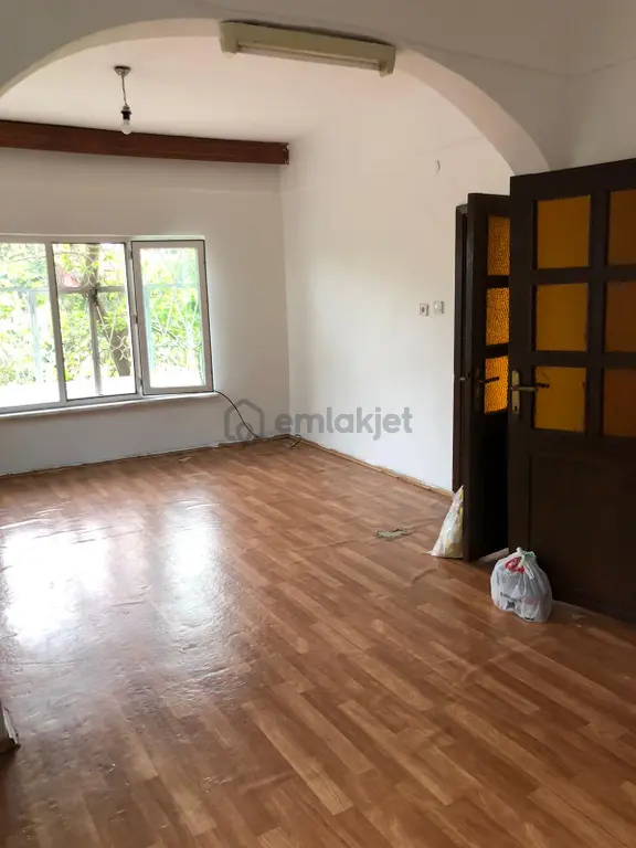 Sarıyer Buyukdere Mahallesinde Kiralık 2+1 2