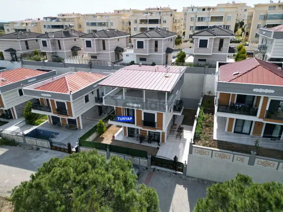 Denize Yürüme Mesafesinde Tam Müstakil Satılık Villa 2