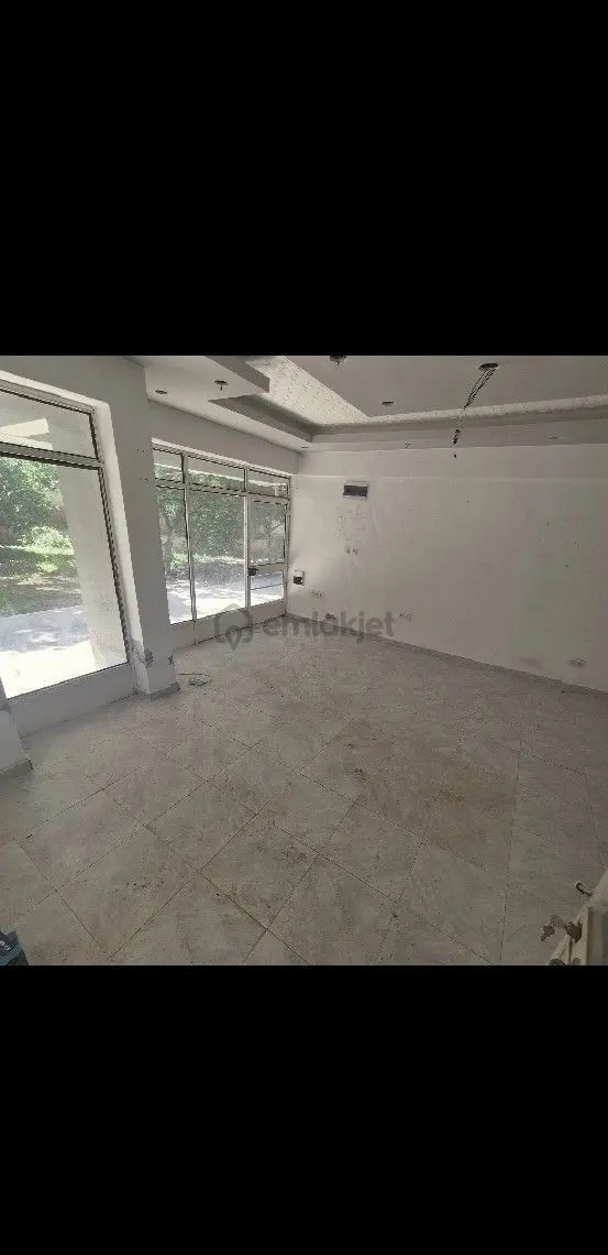 Konyaaltı Hurmadan 35m2 Satılık Dükkan 1