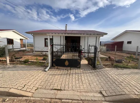 Hankendi'nde 950m² Satılık Bahçeli Ev - Fırsat Fiyatıyla! 1