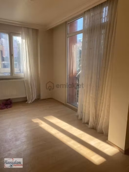 Kurtköy Merkezde Mustakil Binada 2 1 Satılık Daire 2