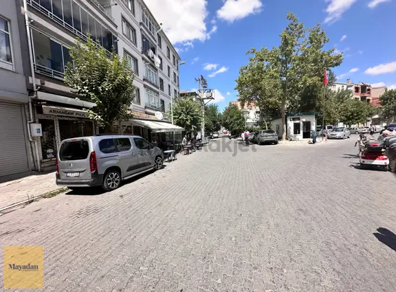 Özerler Mahallesinde İkinci Çeşme Meydanında Satılık 711 M2 Arsa 1