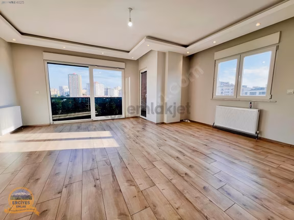 Erciyes'den Sahrayiceditde Yeni Bina 3+1 Çift Balkonlu 130 M² 2