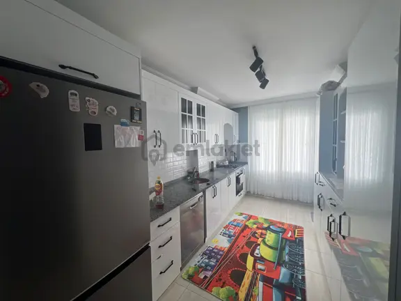Prestij'den Yalınayak'ta Cadde Üzeri Asansörlü 2+1 Daire 2