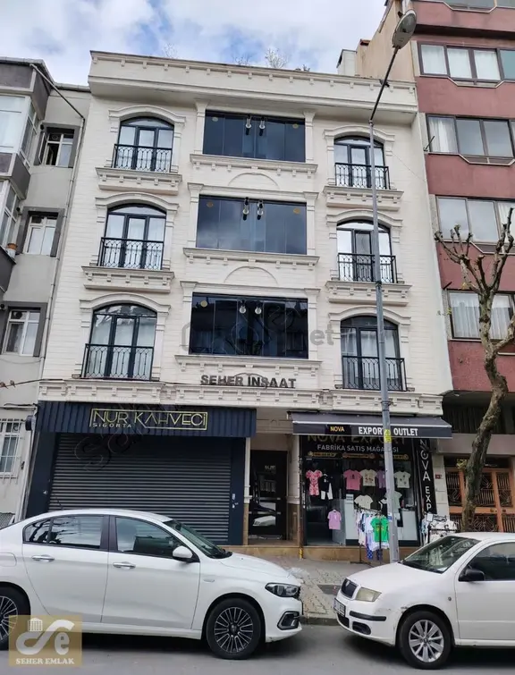 Paşaçayırı Caddesinde Satılık Kiracılı Dükkan 1
