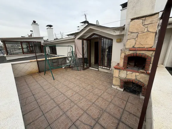 Kasımpaşa Mahallesinde Temiz 7+1 Kiralık Dubleks Daire 1
