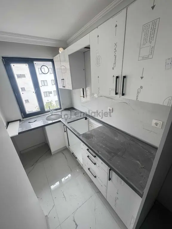 Çekmeköy Güngören Mahallesinde Ara Kat 2+1 Daire 2