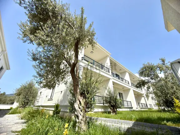 🏡 Referans'tan Güre'de Doğa Manzaralı Bahçeli Yerden Isıtmalı Çift Balkonlu 2+1 Daire 1