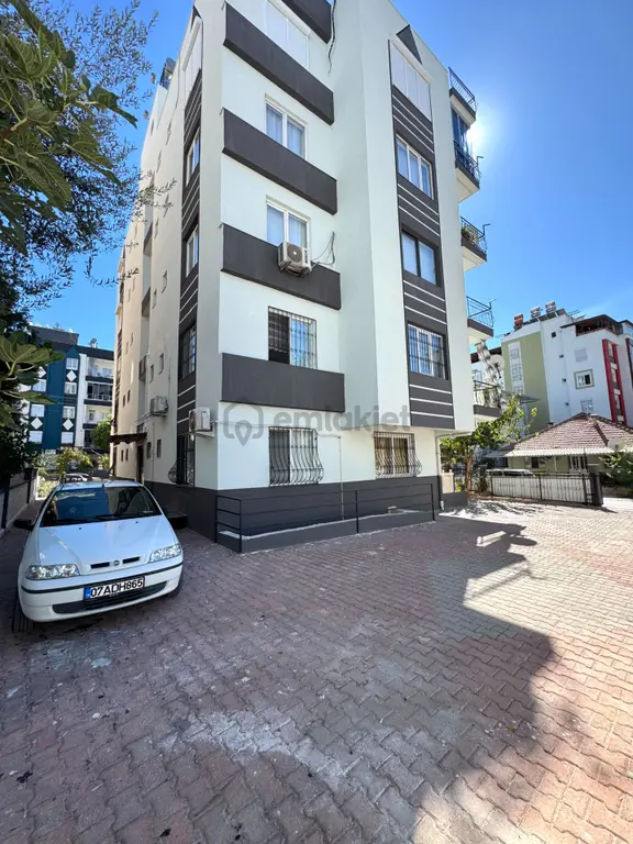 Kızıltoprak Yaşam Hastanesi Yakını Asansörlü Geniş Kullanışlı 2+1 Daire 2