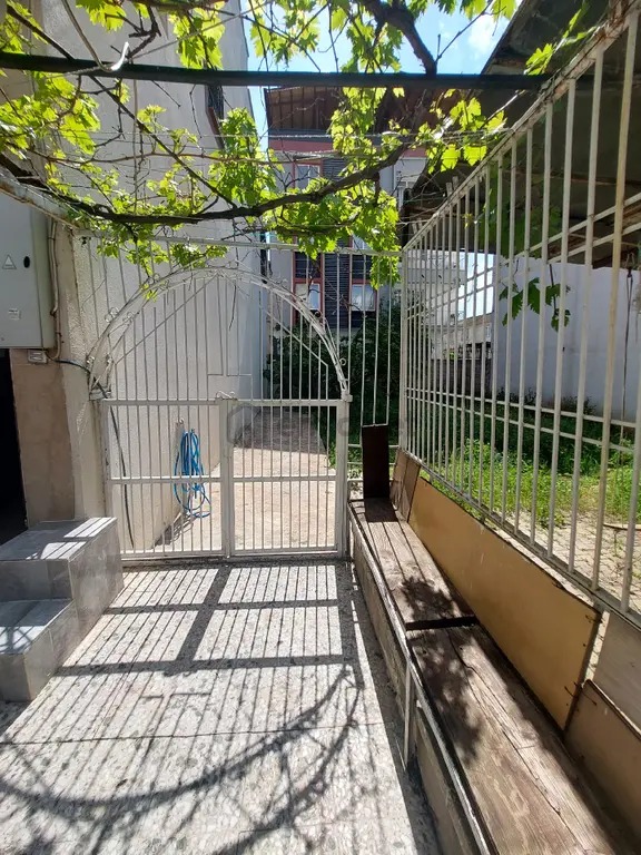 Konakta Satlık 2 Katlı Komple Bina 1