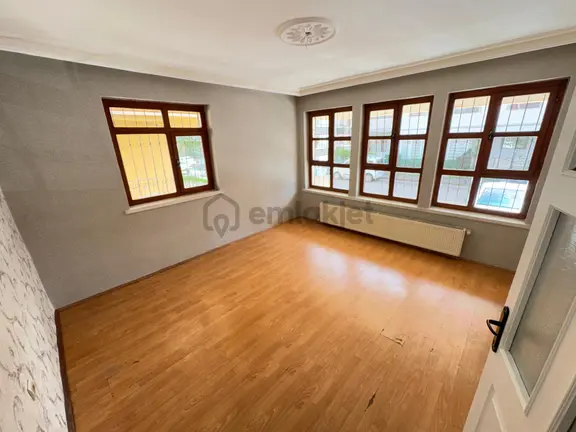 Şehit Mustafa Cad. Yakını Altında Daire Olan Y.giriş 3+1 Ön Cep 2