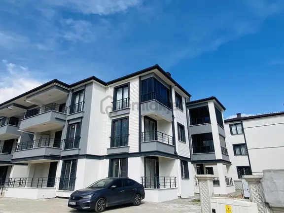 Prestijden Geniş Balkonlu Asansörlü Sıfır 1+1 Daire 1