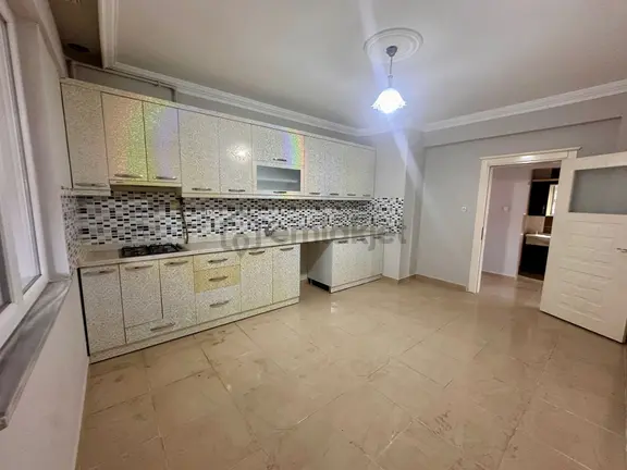 Amazon'dan Emniyet Müdürlüğü Arkası Bahçeli Kiralık Geniş 3+1 2