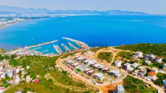 Kayalık Zeminde Deniz Manzaralı Ultra Lüks Bahçeli 3+1 Daire 1