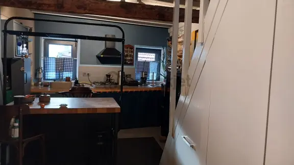 Ayvalık Merkez'de Deniz Manzaralı 2+1 Loft Tarzı Asma Katlı Rum Evi 2