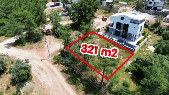 Merkezi Konumlu İmarlı Villa Arsası 1