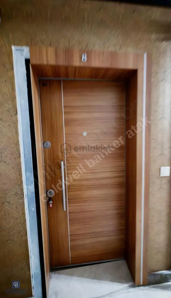 Bornovada Müstakil Tadında: 30m² Bahçeli,4+1 Güvenli Yuva 2