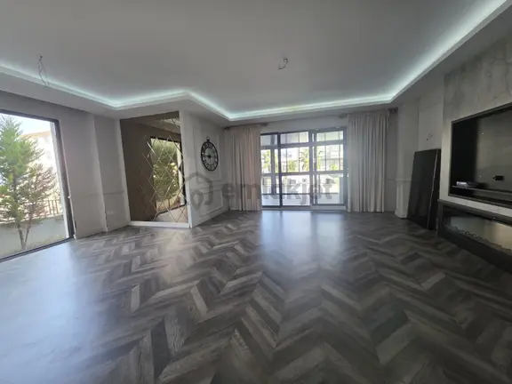 Remax Parla Naciye Arapoğlu'ndan Alanlı 'da Fırsat Satılık Villa 2