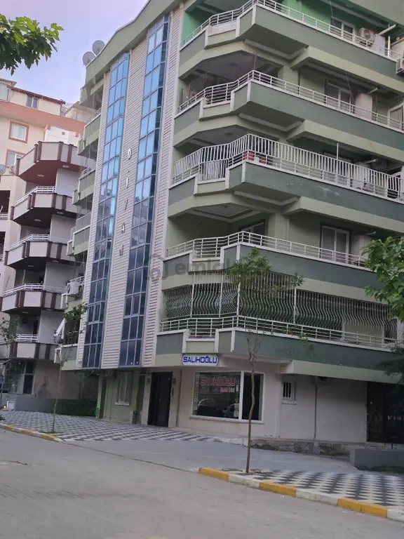 Satılık Ferrah Bakimli 3+1 Daire 1