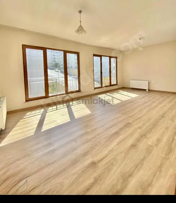 Akgedik Zeki Emlak'tan Yunusemre Toki Konutlarında 1. Etap'ta Kiralık 3+1 Ara Kat Daire 2