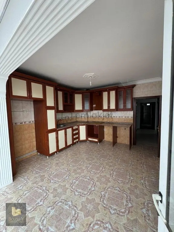 Buca Yeşilbağlar Mah. 3+1 196 M2 Kapalı Muftak Doğalgazlı Kiralık Daire 2