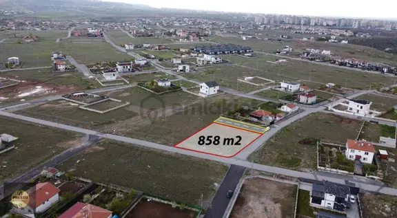 2 Ayrı Villa Yapımına Uygun 858 M2 Üç Cephesi Yol Temiz Parsel ! 1