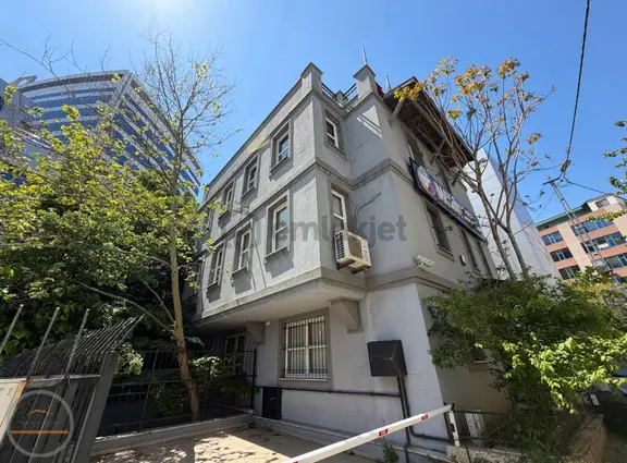 Bostancı Sanayi Sitesi Yakını 6 Katlı 621m2 Komple Satılık İş Ye 1