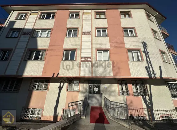 Pursaklar Çevre Yolu Yakını 130m2 Satılık 3+1 Daire 1
