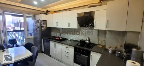 Zincirlikuyu'da Ara Kat Balkonlu Satılık 3+1 Lüks Daire 2