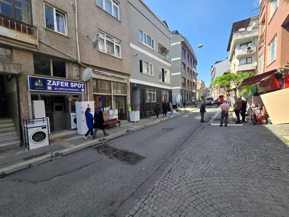 Deluxe 26 ' Dan Tam Merkezde Düz Ayak Yokuşsuz 70 M2 Dükyan 2