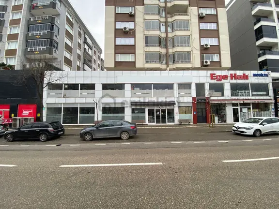 Yıldırım Mehmet Akif'te Cadde Üzeri Kiralık 830m² Dükkan-mağaza 2
