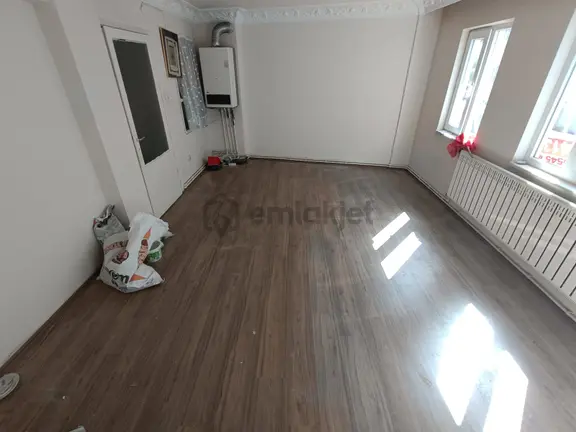 Gözde Gayrimenkul'den Maksem Meydanda Kiralık Daire 2
