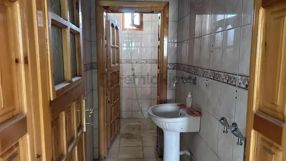 Emin Emlaktan 8 Kat İmar Avantajlı,villa Bölgesinde Müstakil Ev 2