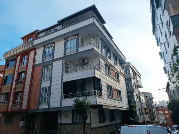Bağcılar Meydana Yakın Yavuz Selim M. Ayrı Girişli 120 M²dubleks 2