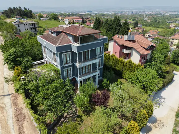 Kartepe Suadiye’de 687 M2 Arsa İçinde Satılık Müstakil Villa 1