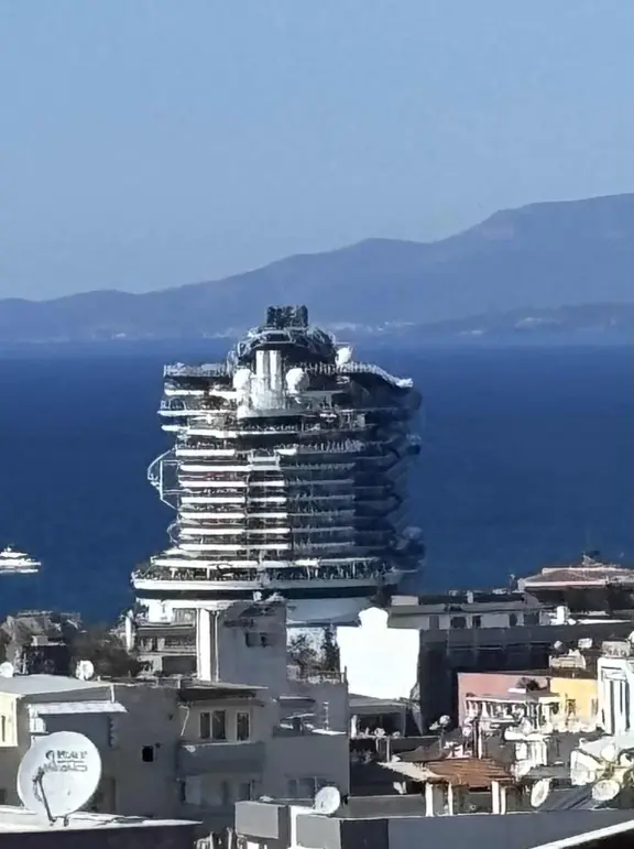 Kuşadası Deniz Manzaralı Net 130m2 3+1daire 1