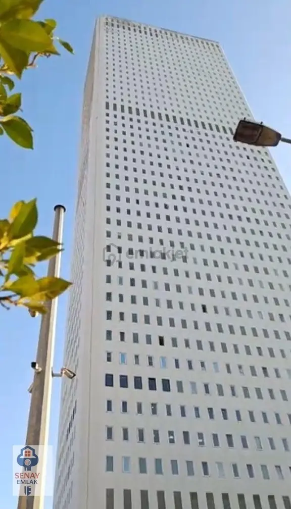 Mersin'in Kalbinde (gökdelen İş Merkezi) 25 M2 Satılık Ofis Büro 1