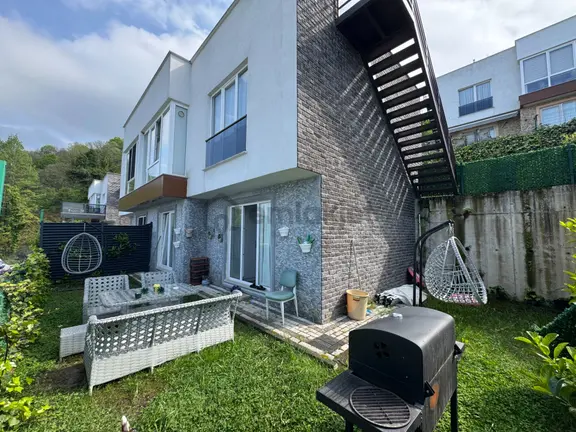 Sapanca Site İçinde Göl Manzaralı Satılık Villa.. 1