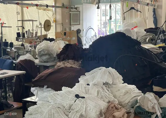 Öz-er Gayrimenkul'den Satılık Çift Yola Cepheli Dükkan 2